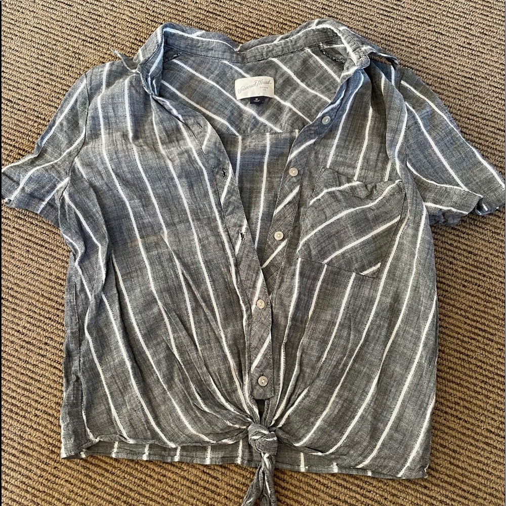 Cropped Universal Thread Top